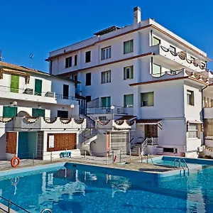 *** Hotel Ariston Montecarlo Italie